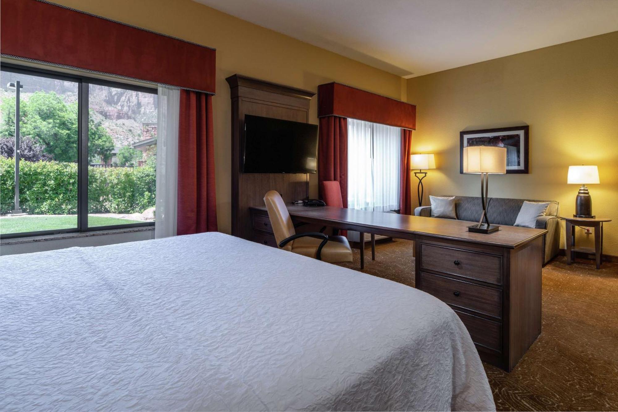 Hampton Inn & Suites Springdale/Zion National Park Exterior photo