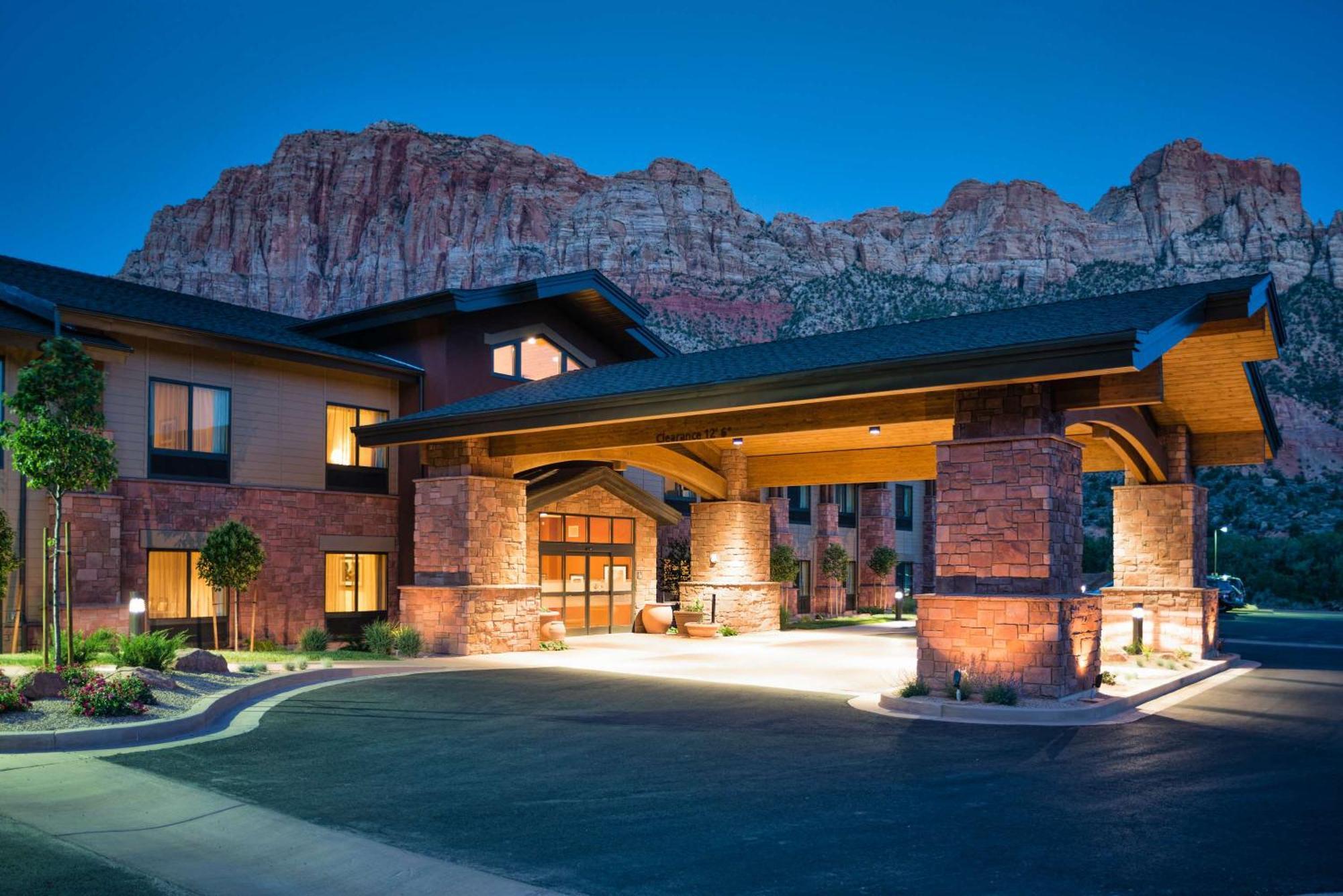 Hampton Inn & Suites Springdale/Zion National Park Exterior photo