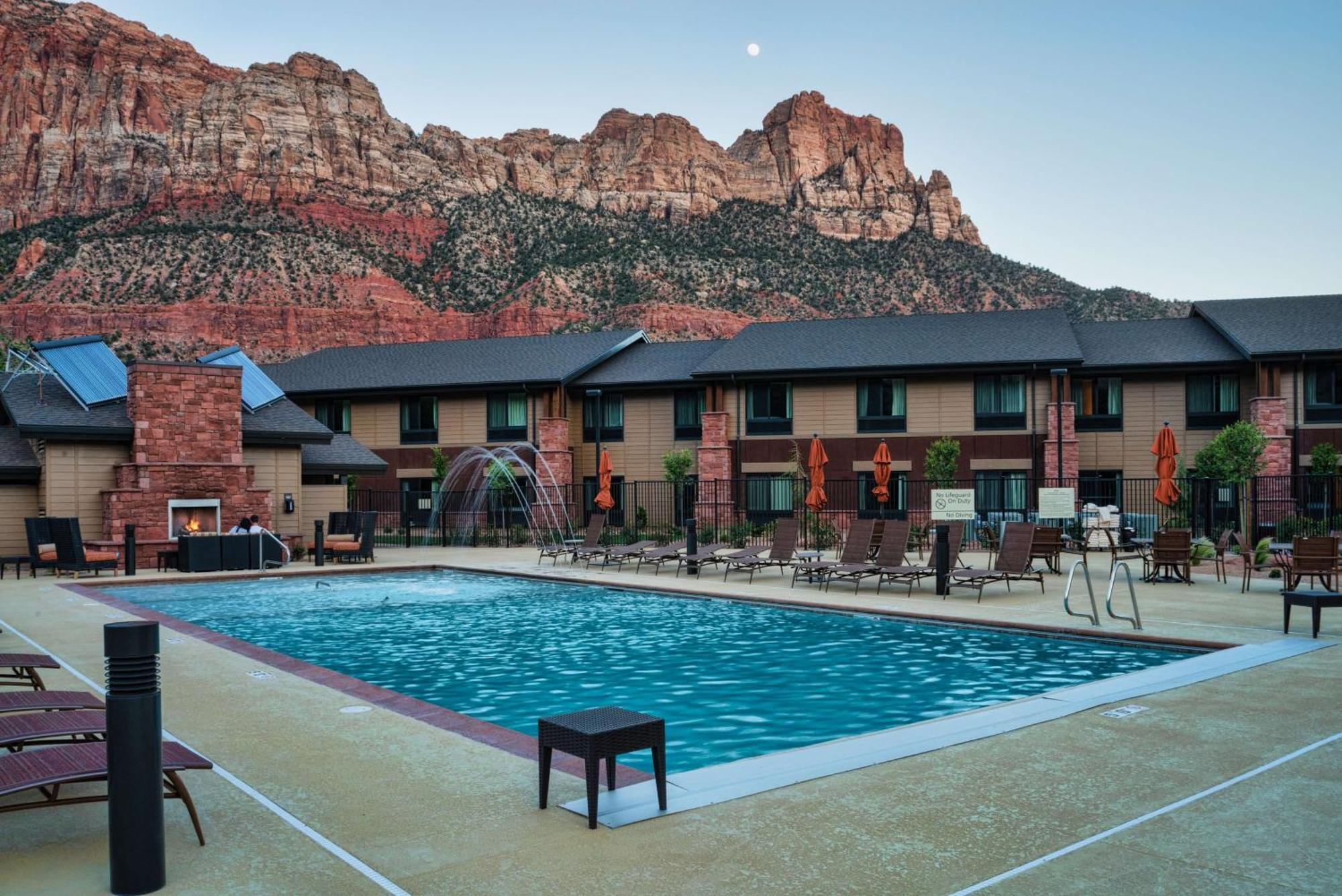 Hampton Inn & Suites Springdale/Zion National Park Exterior photo