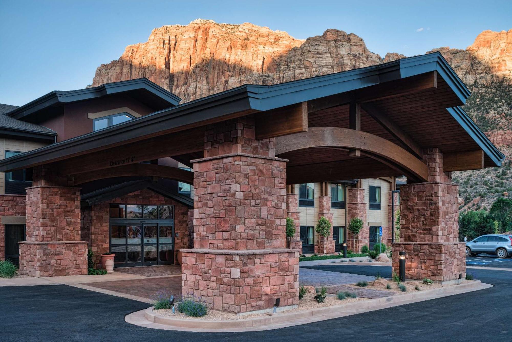 Hampton Inn & Suites Springdale/Zion National Park Exterior photo