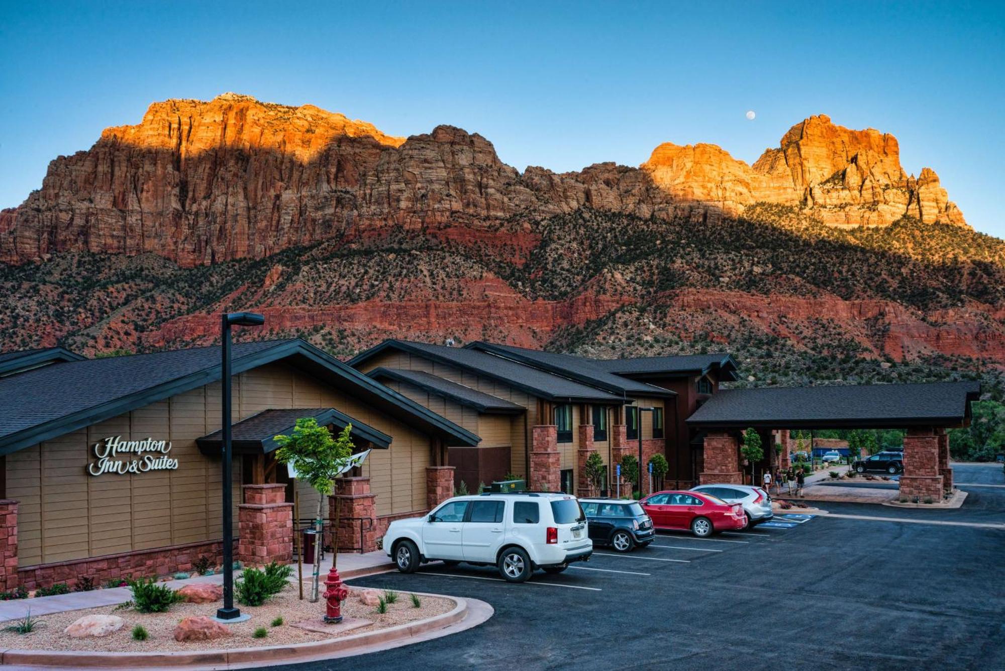 Hampton Inn & Suites Springdale/Zion National Park Exterior photo